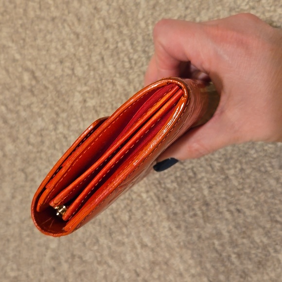 Louis Vuitton vernis glossy monogram leather sarah wallet - Picture 3 of 9